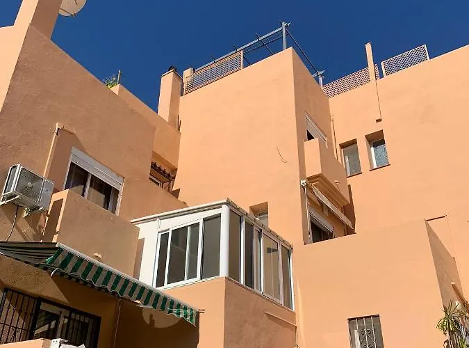 Cozy In Hills Apartment