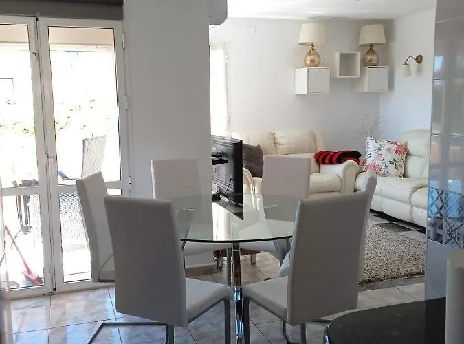 Cozy In Hills Apartment